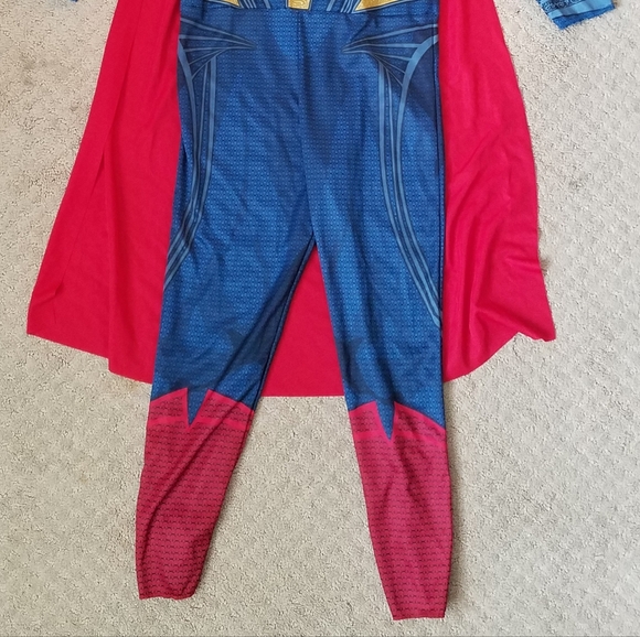 Boy's Justice League Superman Costume (child size M) - Picture 2 of 4